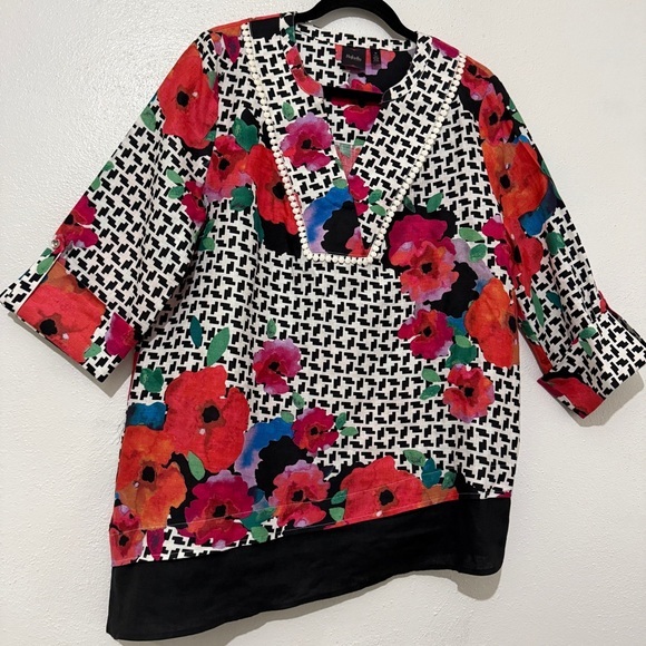Rafaella Black, White, & Red Asymmetrical Linen Blouse. Sz M. - Picture 1 of 11
